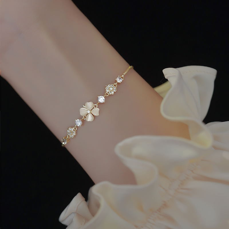 Plated Silver Women Bracelet with Clover & Zirconia