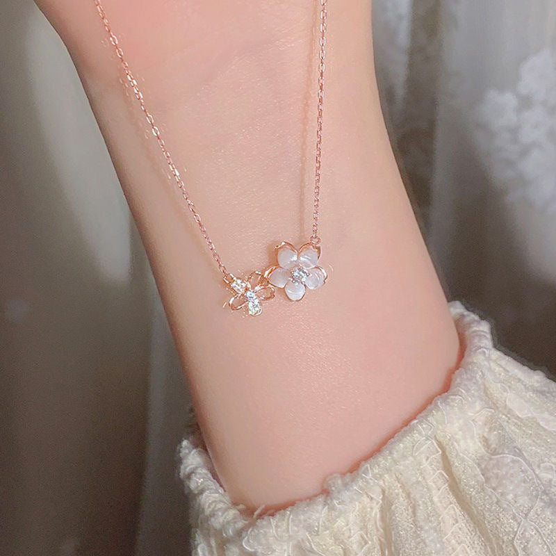 Chic Double Flower Necklace Rose Gold Chain with Crystal & Diamond - Stylish Jewelry for Women