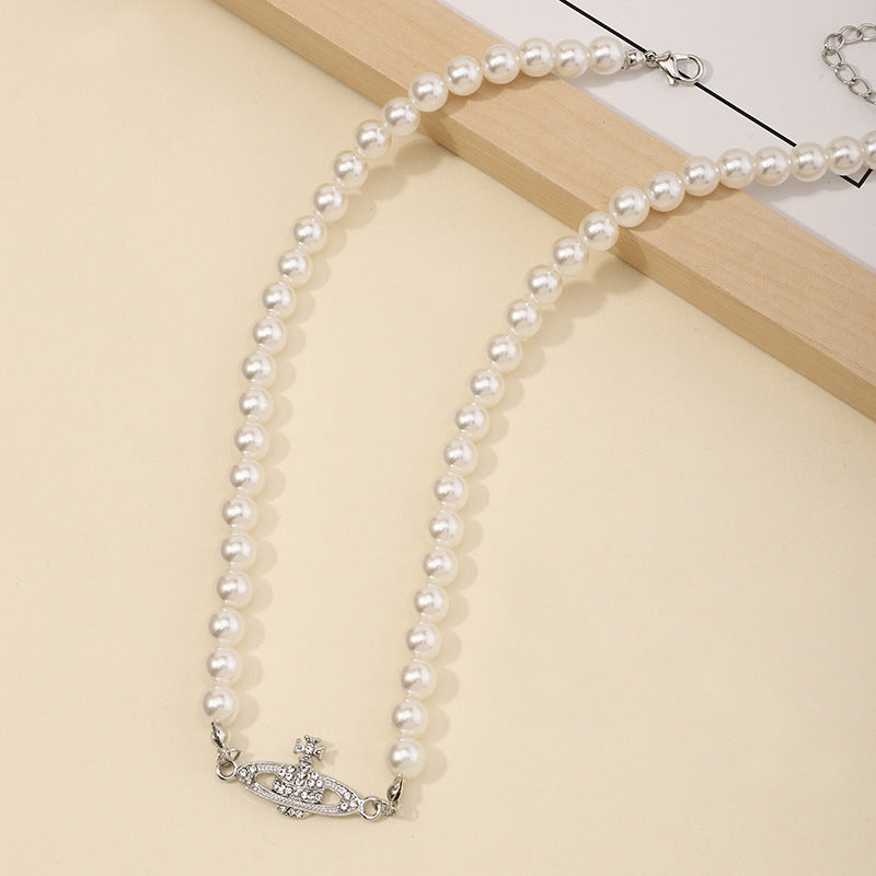 Pearl Choker Necklace with Crown-Shaped Pendant