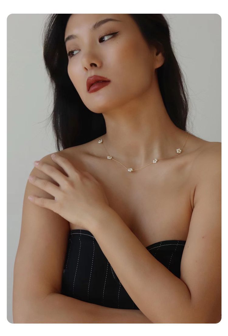 Daisy Pearl Necklace for Women