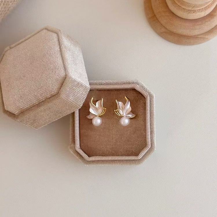 Exquisite Butterfly Pearl Stud Earrings for Women