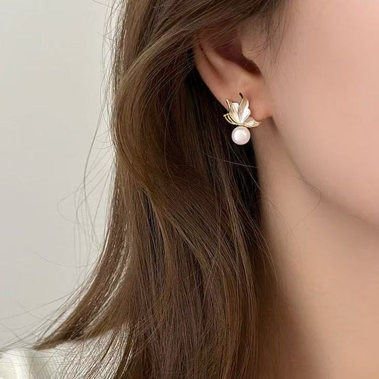 Exquisite Butterfly Pearl Stud Earrings for Women