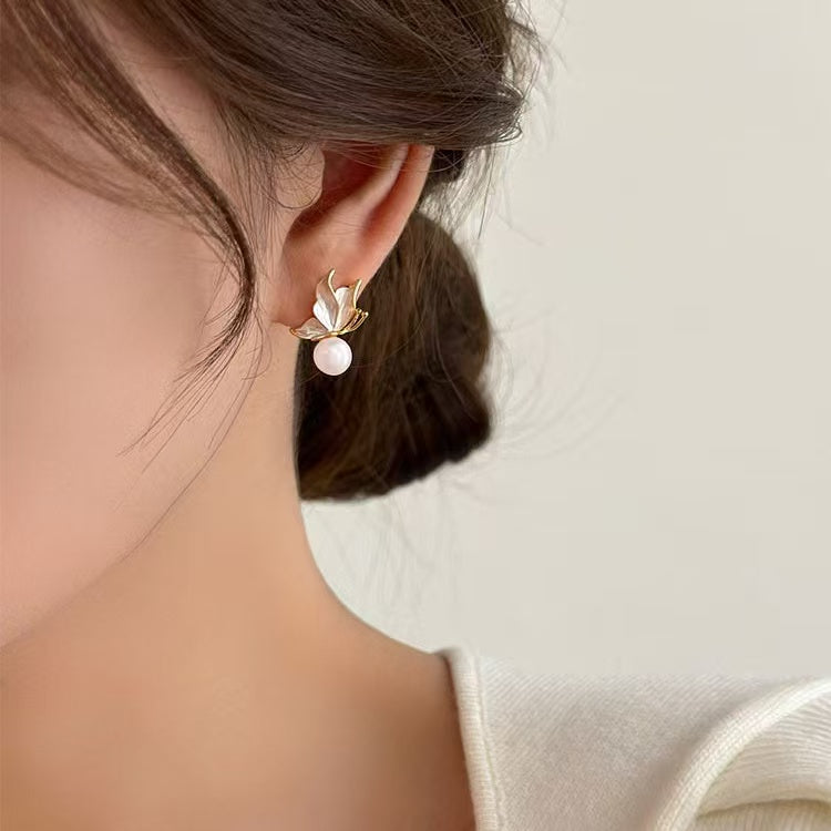 Exquisite Butterfly Pearl Stud Earrings for Women