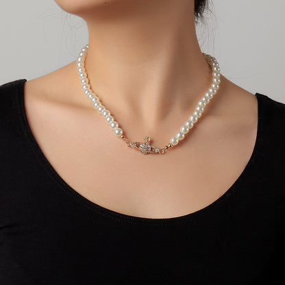 Pearl Choker Necklace with Crown-Shaped Pendant