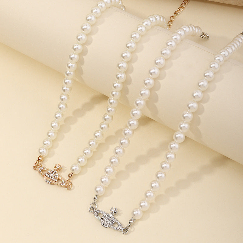 Pearl Choker Necklace with Crown-Shaped Pendant